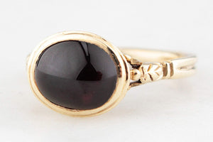 VICTORIAN STYLE PYROPE GARNET RING 9ct GOLD