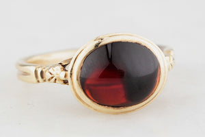 VICTORIAN STYLE PYROPE GARNET RING 9ct GOLD
