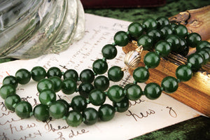 NEPHRITE JADE NECKLACE WITH DIAMOND CLASP IN 9ct GOLD