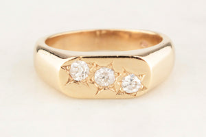 VINTAGE THREE-STONE OLD EUROPEAN DIAMOND SIGNET RING 9ct GOLD