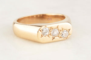 VINTAGE THREE-STONE OLD EUROPEAN DIAMOND SIGNET RING 9ct GOLD
