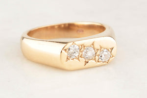 VINTAGE THREE-STONE OLD EUROPEAN DIAMOND SIGNET RING 9ct GOLD