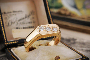 VINTAGE THREE-STONE OLD EUROPEAN DIAMOND SIGNET RING 9ct GOLD