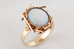 MID-CENTURY SOLID OPAL RING 9ct GOLD