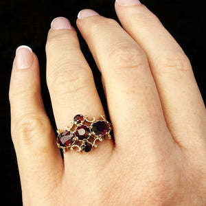 MID-CENTURY 1973 GARNET RING 9ct GOLD