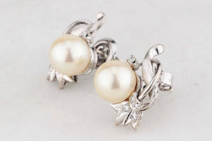 VINTAGE c1940’s RETRO DIAMOND & PEARL EARRINGS IN 14ct GOLD
