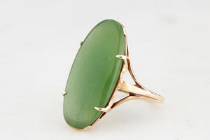 VINTAGE MID-CENTURY NEPHRITE JADE RING IN 9ct GOLD