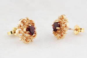 VINTAGE 1977 GARNET STUDS 9ct GOLD