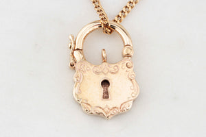 ANTIQUE EDWARDIAN c1900 ENGRAVED PADLOCK PENDANT 6.05g 9ct GOLD