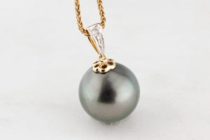 VINTAGE TAHITIAN PEARL & DIAMOND PENDANT 18ct GOLD