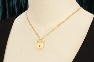 ANTIQUE EDWARDIAN c1900 ENGRAVED PADLOCK PENDANT 6.05g 9ct GOLD