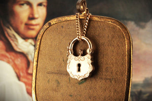 ANTIQUE EDWARDIAN c1900 ENGRAVED PADLOCK PENDANT 6.05g 9ct GOLD