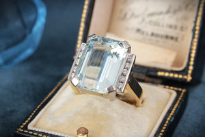 VINTAGE c1980s AQUAMARINE AND DIAMOND RING 18ct GOLD