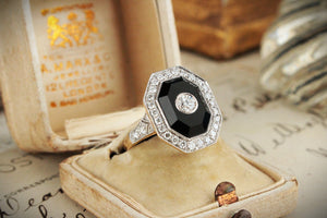 MODERN ONYX & DIAMOND RING 14CT GOLD