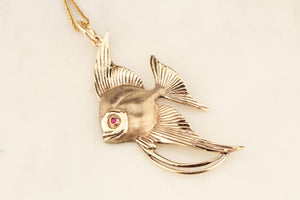 VINTAGE RUBY ANGEL FISH PENDANT 9ct GOLD