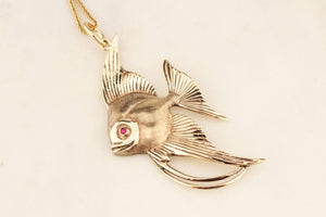 VINTAGE RUBY ANGEL FISH PENDANT 9ct GOLD
