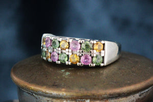 VINTAGE MULTI-HUED SAPPHIRE RING 9ct GOLD