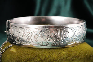 VINTAGE CHARLES HORNER ETHCED STERLING SILVER BANGLE