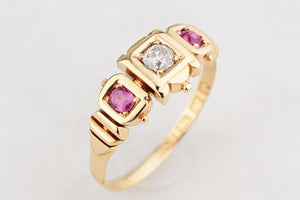 ANTIQUE 1918 DIAMOND AND RUBY TRILOGY RING 18ct GOLD