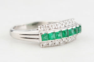 VINTAGE EMERALD & DIAMOND RING PLATINUM