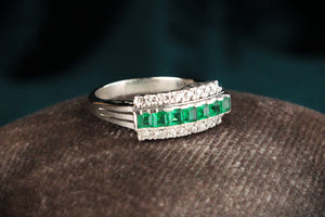 VINTAGE EMERALD & DIAMOND RING PLATINUM