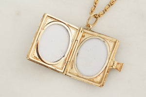 ANTIQUE VICTORIAN ENAMEL & SEED PEARL MOURNING LOCKET 9ct YELLOW GOLD