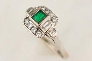 ART DECO c1930 EMERALD & DIAMOND RING 18ct WHITE GOLD