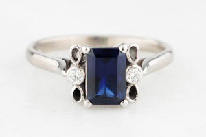 VINTAGE AUSTRALIAN SAPPHIRE & DIAMOND RING 18ct WHITE GOLD