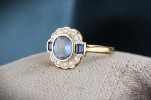 VINTAGE 1.1ct CEYLON SAPPHIRE & DIAMOND RING 18ct GOLD