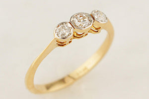 ANTIQUE EDWARDIAN c1910 DIAMOND TRILOGY RING 18ct YELLOW GOLD