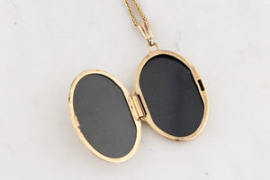 RETRO SAPPHIRE & DIAMOND LOCKET 9ct GOLD