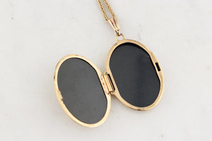 RETRO SAPPHIRE & DIAMOND LOCKET 9ct GOLD