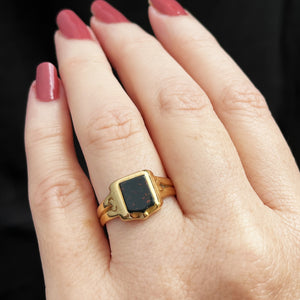 ANTIQUE VICTORIAN BLOODSTONE SHIELD SIGNET RING 18ct YELLOW GOLD