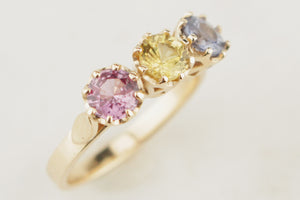 R&V BESPOKE SAPPHIRE TRILOGY RING 9ct YELLOW GOLD