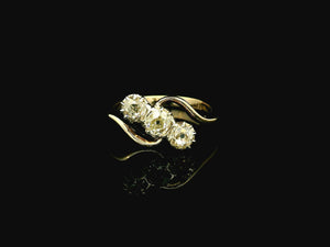 ANTIQUE .80ct DIAMOND TRILOGY RING 18ct GOLD