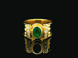 VINTAGE EMERALD & DIAMOND RING 18ct GOLD