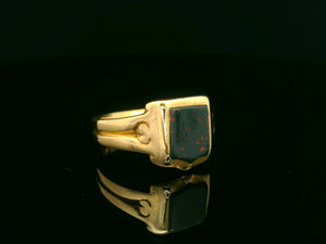ANTIQUE VICTORIAN BLOODSTONE SHIELD SIGNET RING 18ct YELLOW GOLD