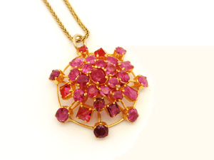 VINTAGE ESTATE RUBY ‘SPUTNIK’ PENDANT 18ct GOLD