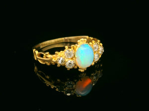 ANTIQUE GEORGIAN OPAL & DIAMOND RING 18ct YELLOW GOLD