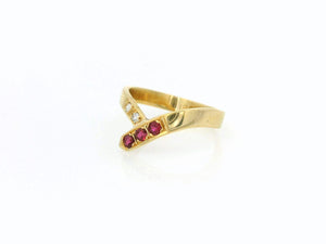 VINTAGE RUBY & DIAMOND CHEVRON BAND 18ct GOLD