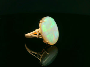 SOLID CRYSTAL OPAL & DIAMOND RING 18ct GOLD