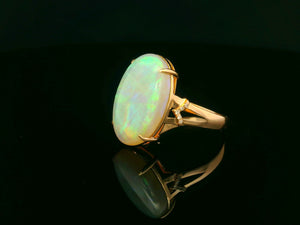 SOLID CRYSTAL OPAL & DIAMOND RING 18ct GOLD