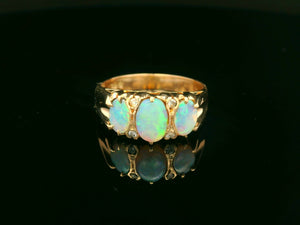 VINTAGE SOLID OPAL & DIAMOND RING 9ct GOLD
