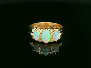 VINTAGE SOLID OPAL & DIAMOND RING 9ct GOLD