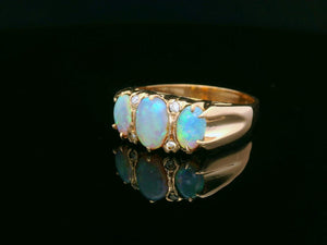VINTAGE SOLID OPAL & DIAMOND RING 9ct GOLD