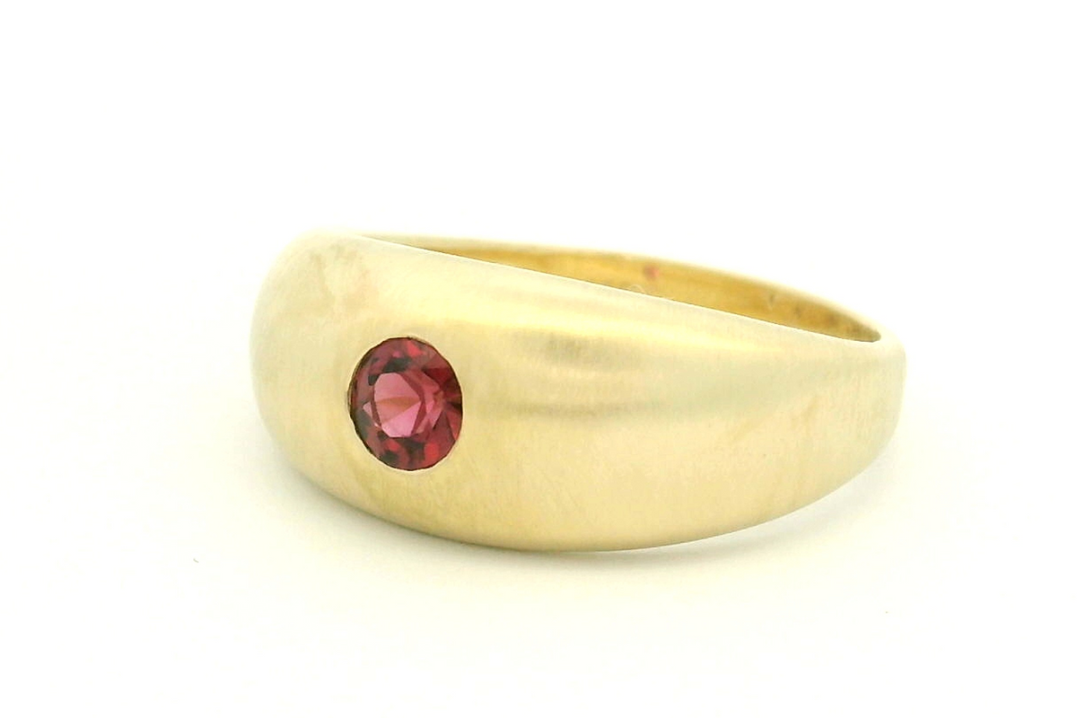 R&amp;V BESPOKE FLUSH SET RED TOURMALINE RING 14ct GOLD
