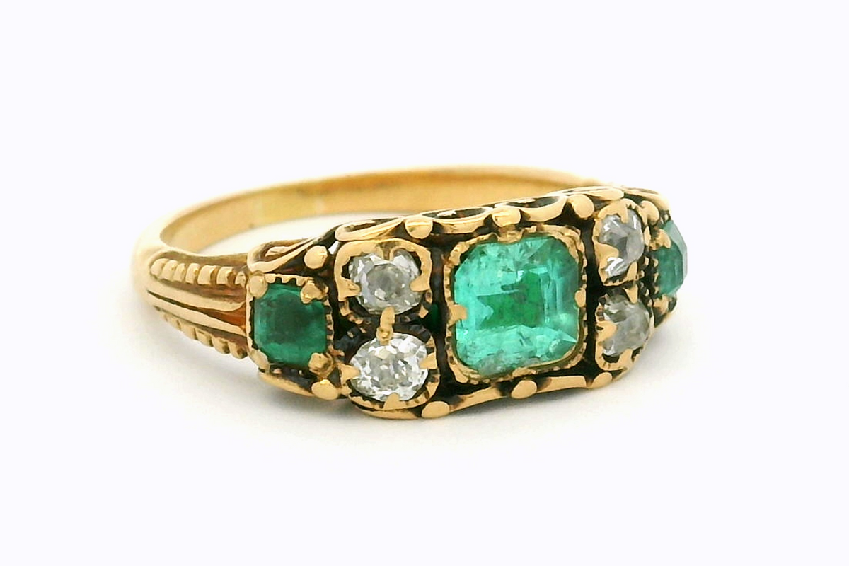 ANTIQUE GEORGIAN c1830 EMERALD &amp; DIAMOND RING 22ct GOLD