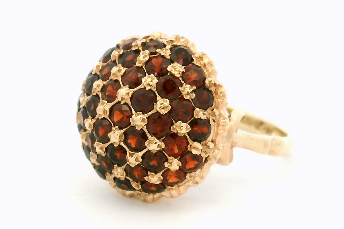 MID CENTURY 1966 GARNET COCKTAIL RING 9ct GOLD
