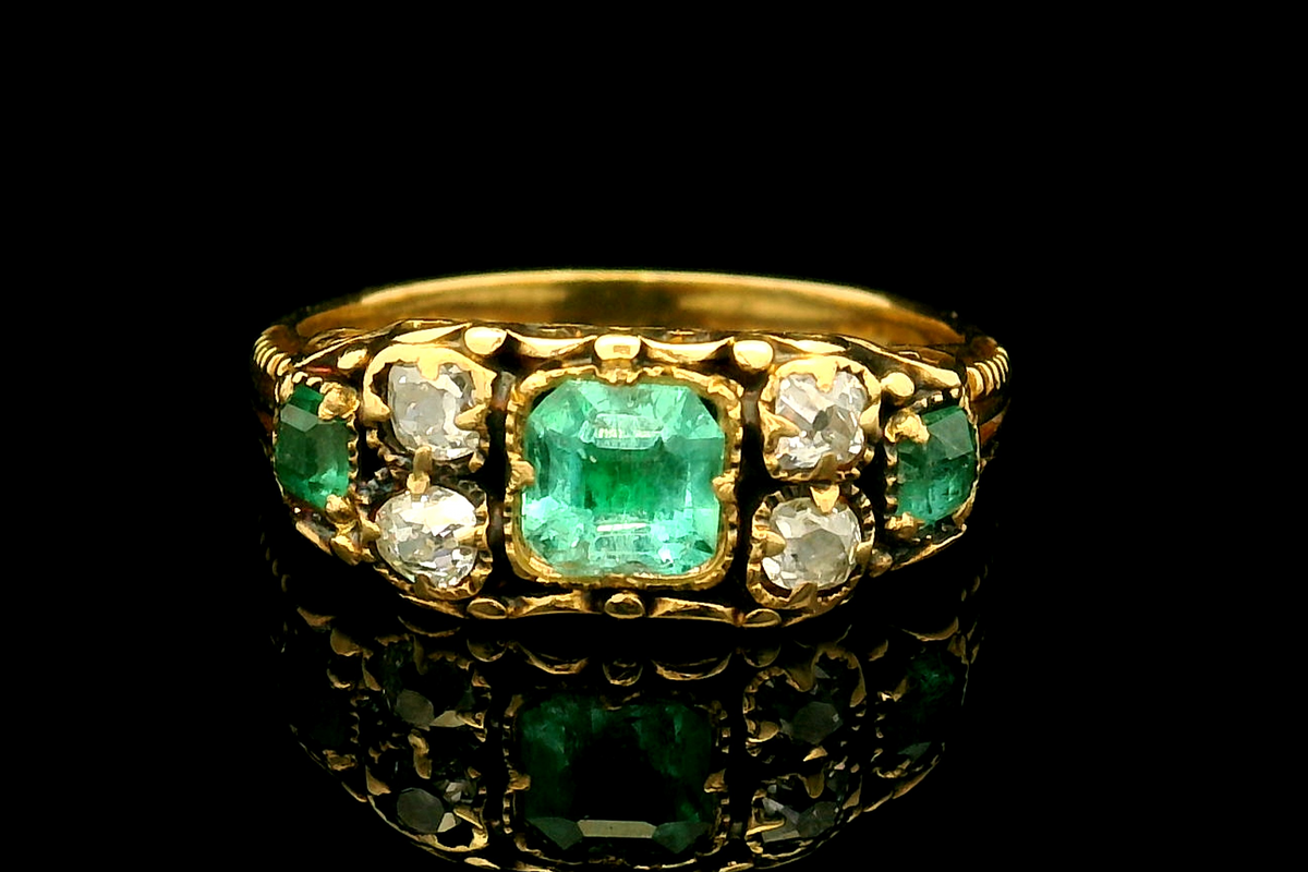 ANTIQUE GEORGIAN c1830 EMERALD &amp; DIAMOND RING 22ct GOLD