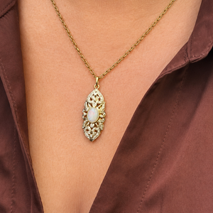 VINTAGE c1940’s OPAL & DIAMOND PENDANT 14ct GOLD